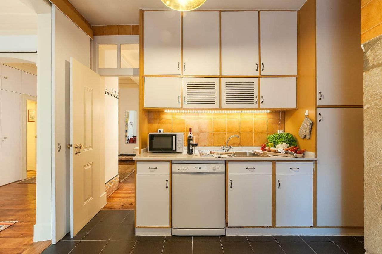 2 Bedroom Apartment With Patio Next To Avenida Da Liberdade Lisbon Exterior photo