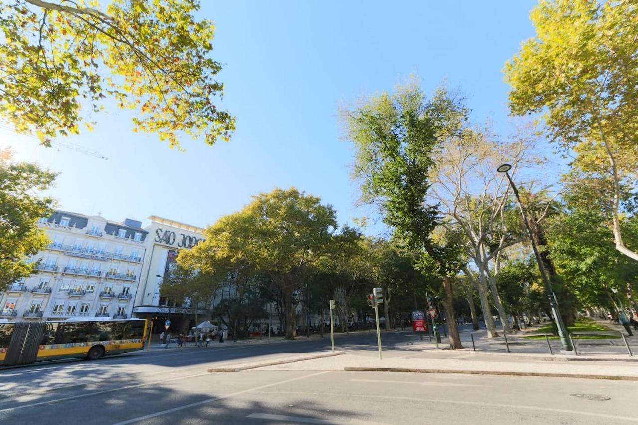 2 Bedroom Apartment With Patio Next To Avenida Da Liberdade Lisbon Exterior photo